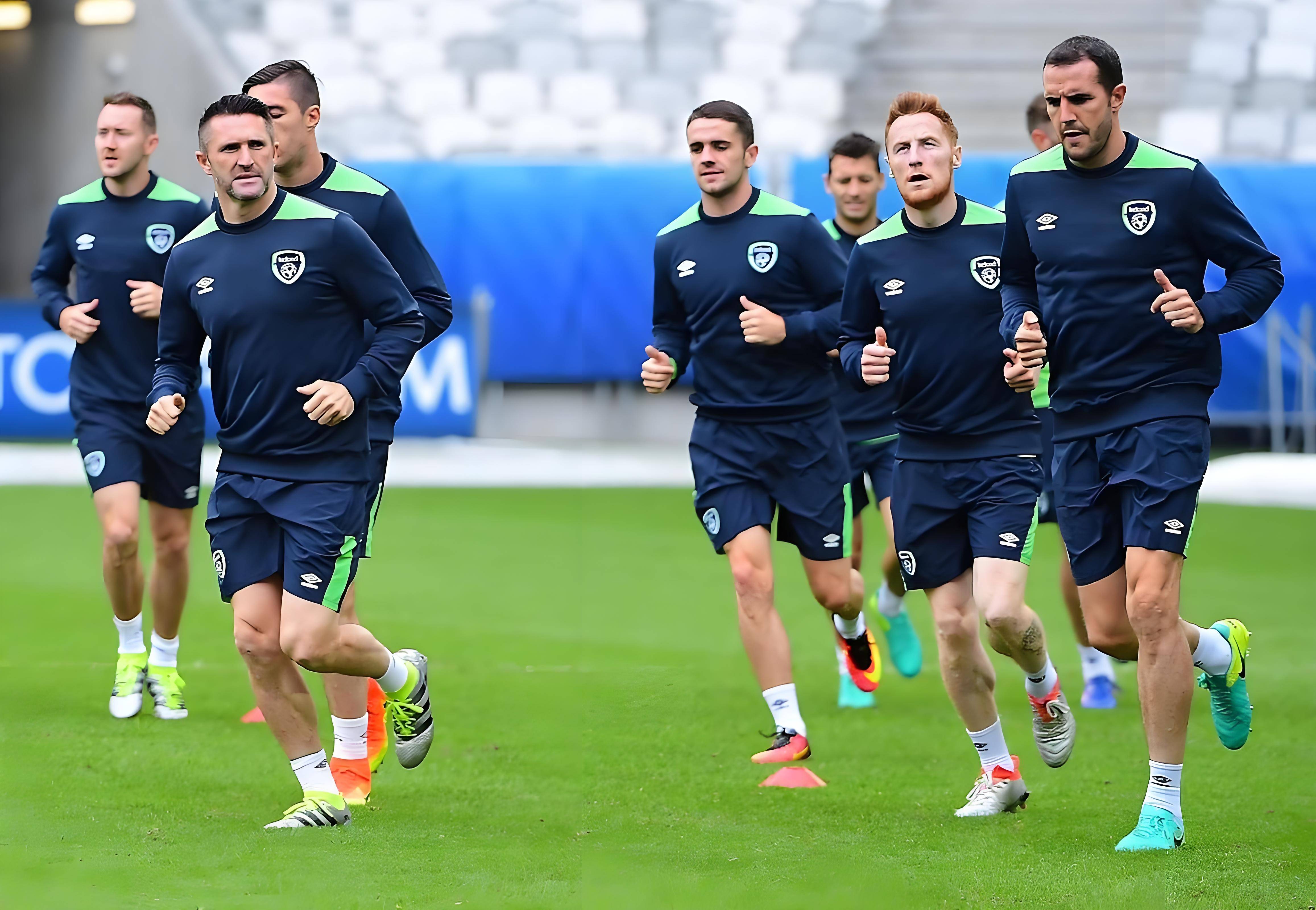 欧洲联赛尖端球队对抗，巅峰对决不容错过