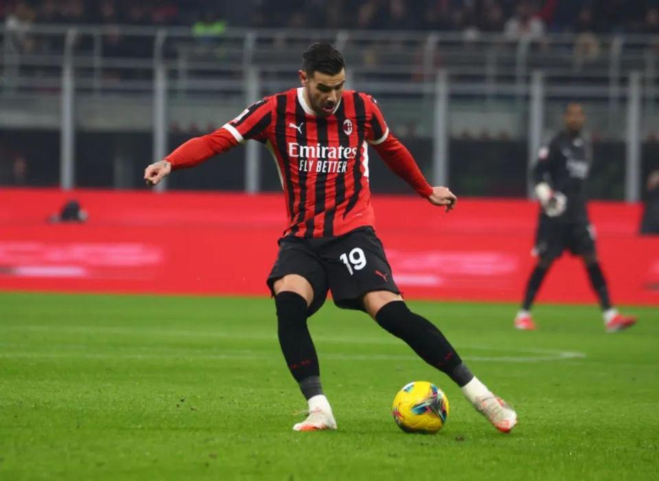 爱游戏登录-AC米兰新援破门建功，帮助球队扩大领先优势