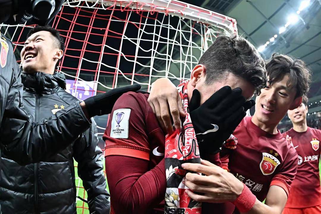 爱游戏在线登录-亚足联决赛即将打响，球迷热议双方对决的简单介绍