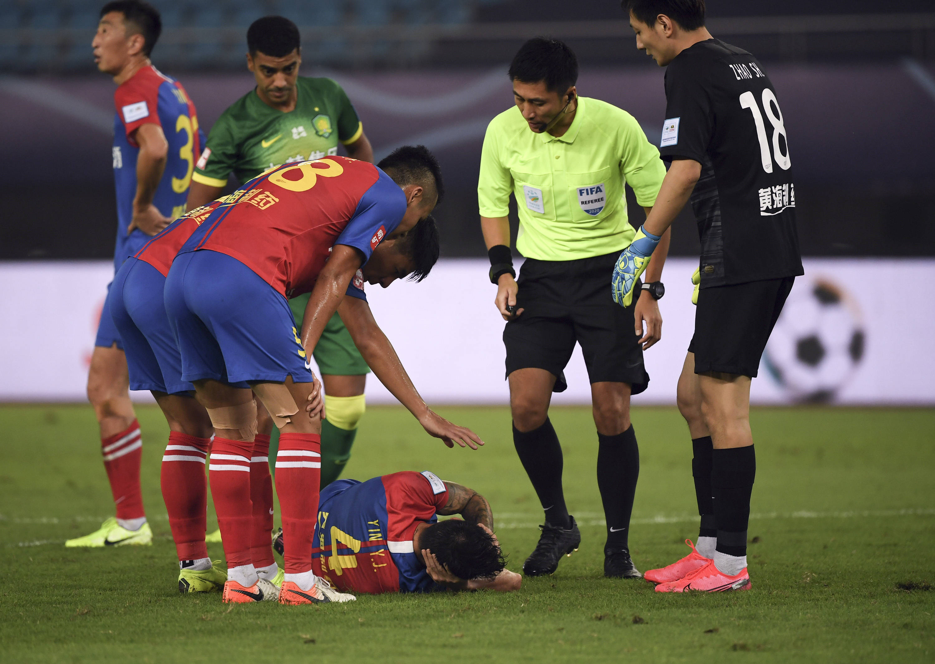 爱游戏官网网页版入口-青岛黄海客场击败天津天海，豪取胜利