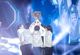 爱游戏官网网页版入口-阿贾克斯全华班出击场上风云变幻