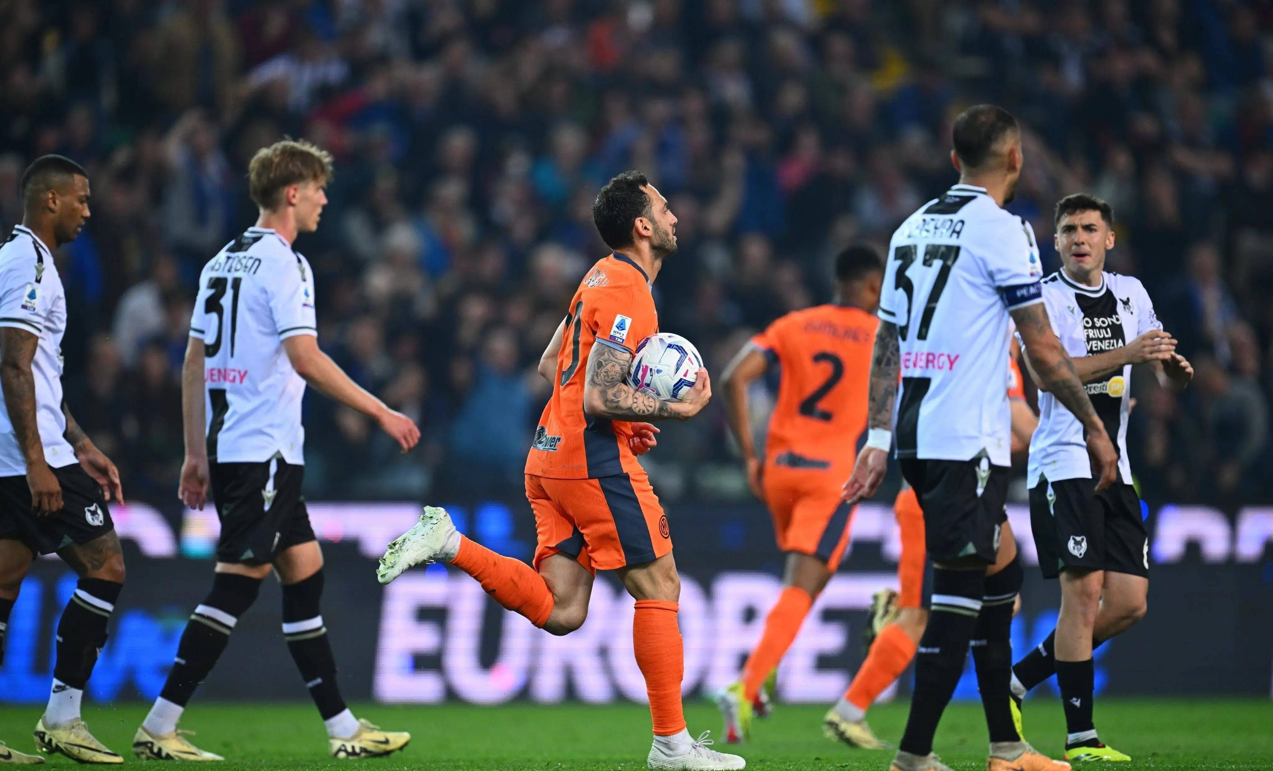 爱游戏官网-罗马主场轻松取胜，缩小与意甲领头羊的积分差距的简单介绍