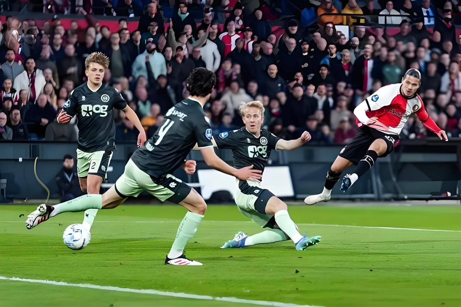 爱游戏亚洲官网-阿贾克斯球队备战欧洲联赛，全队备受期待