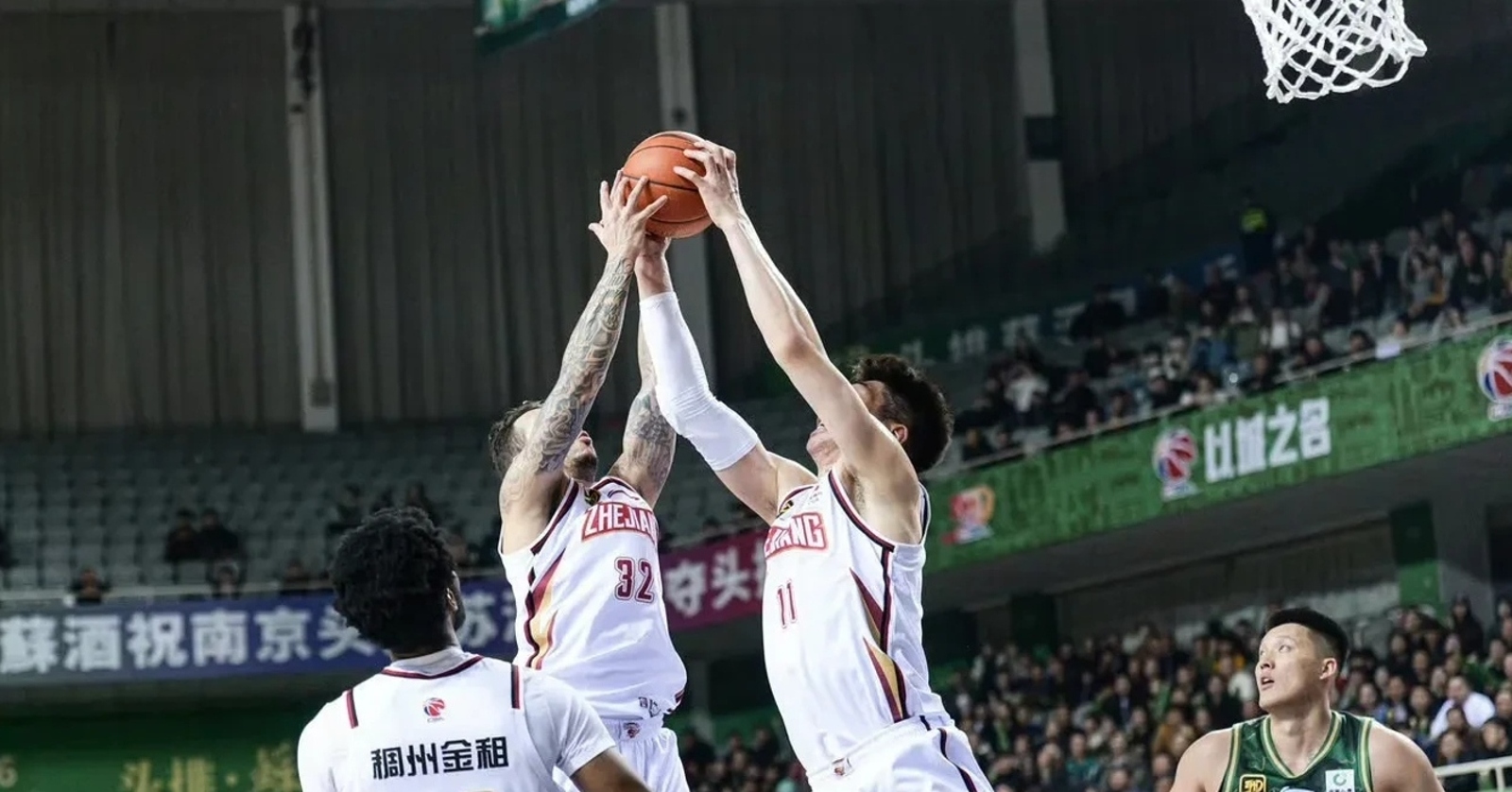 关于东部球队战术突破西部球队，取得突破性胜利的信息