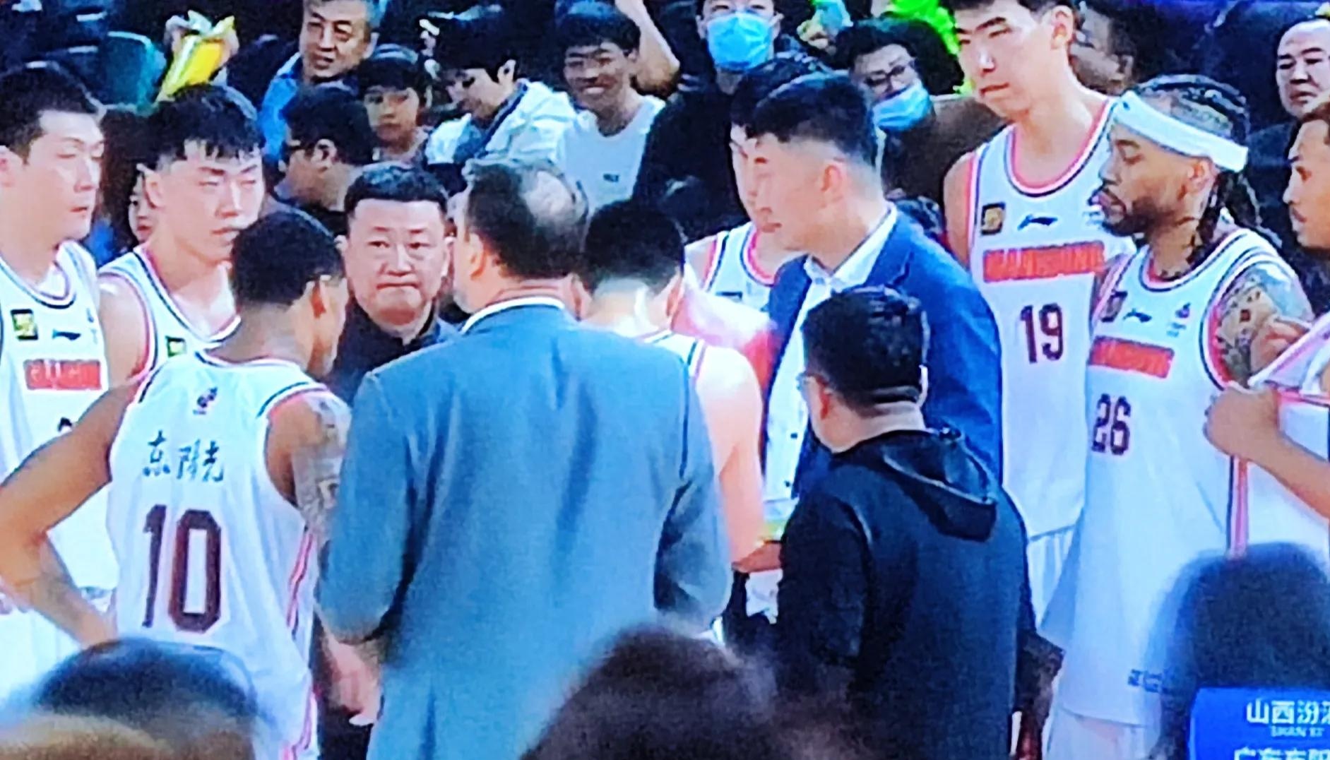 爱游戏入口-关于瓦朗谢纳队在比赛中坚持到最后一刻，赢得关键比赛的信息