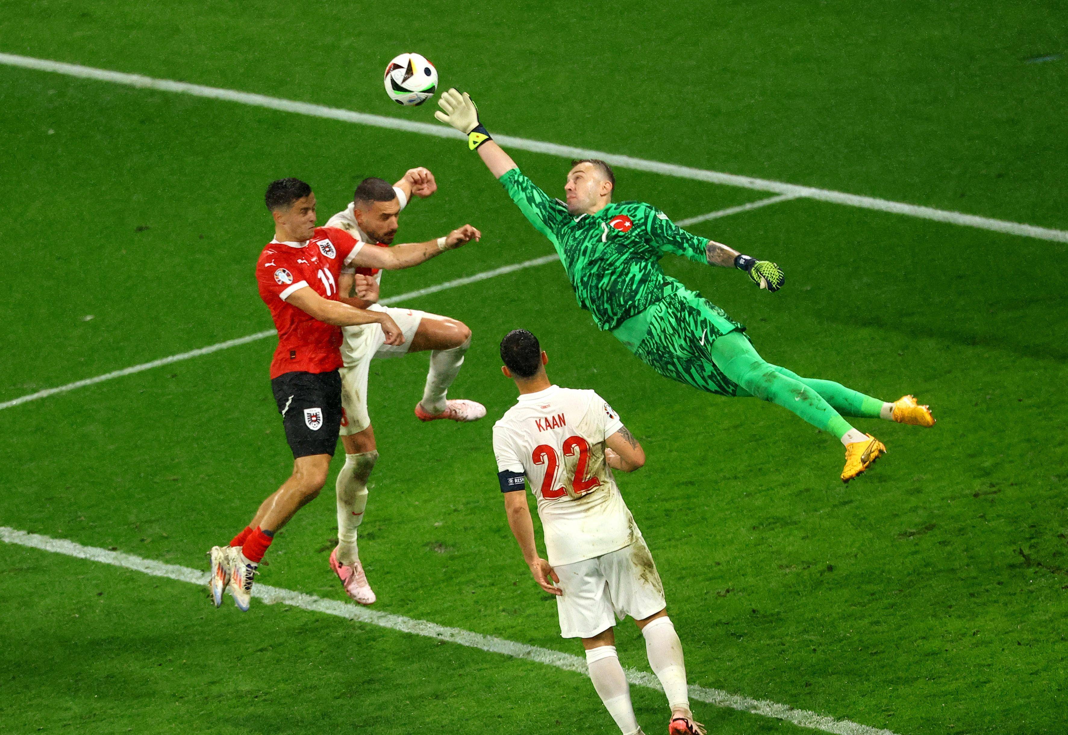 精彩纷呈的欧洲联赛再次引发热议的简单介绍