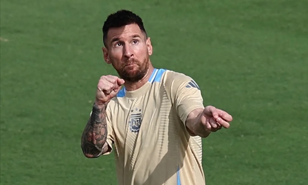 外援性感帅哥成为球迷新宠,领队卫冕冠军的简单介绍 外援性感帅哥成为球迷新宠,领队卫冕冠军的简单介绍