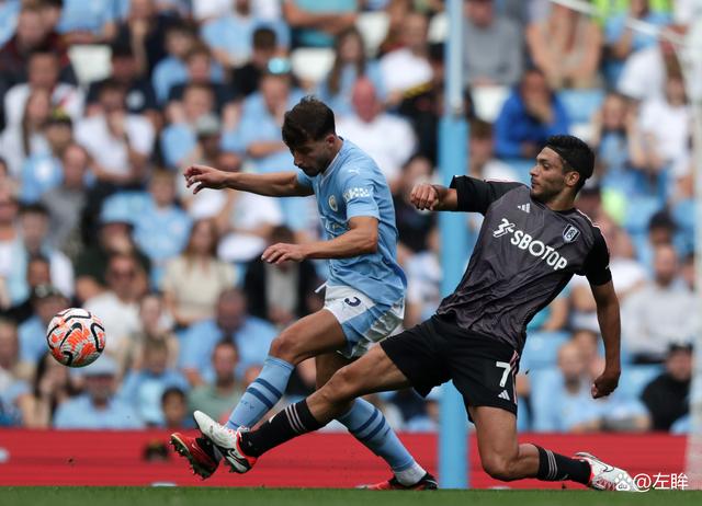 爱游戏亚洲官网-足球明星再次闪耀赛场，为球迷带来惊喜