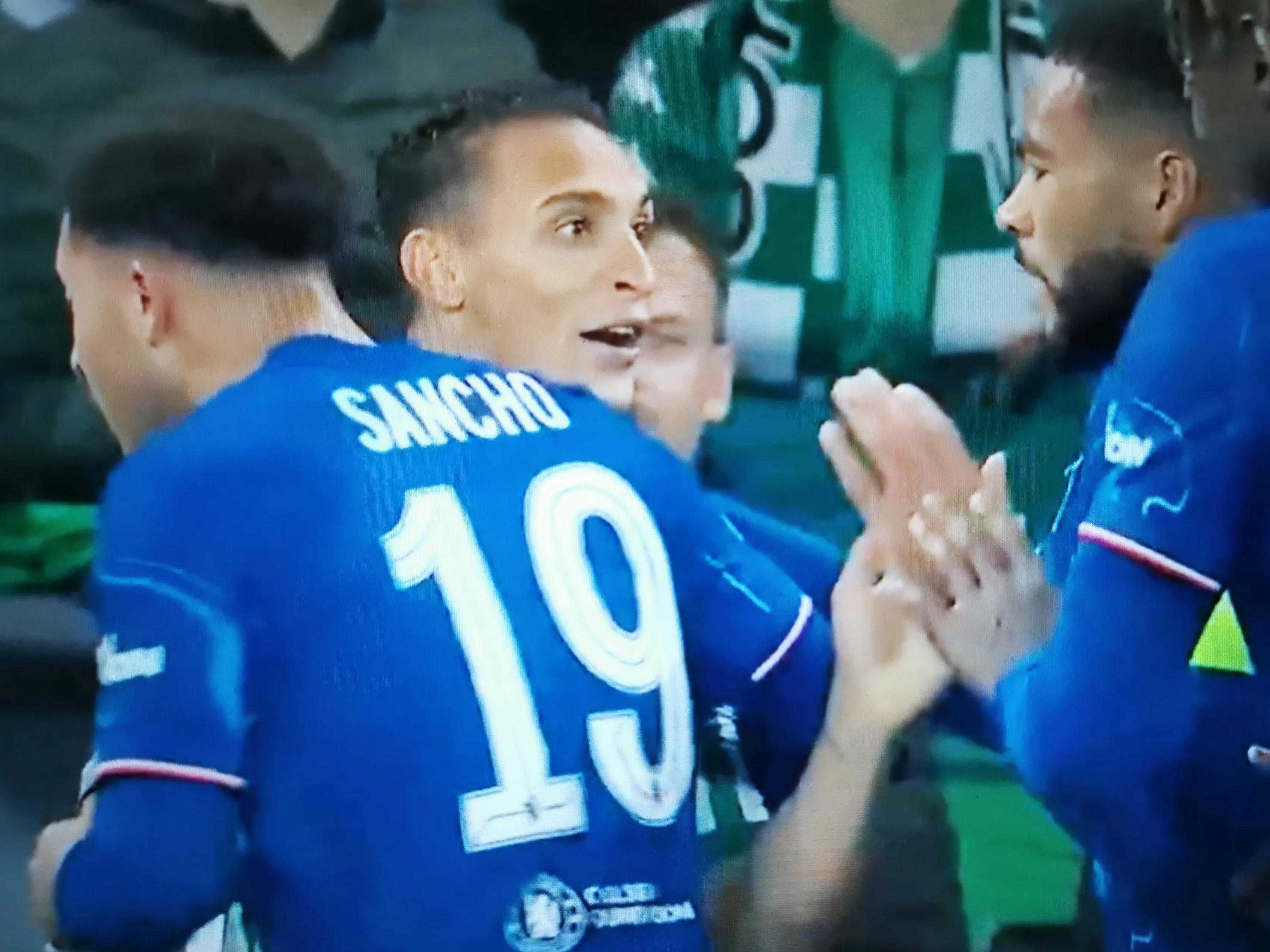 英格兰狂胜对手，成功晋级半决赛