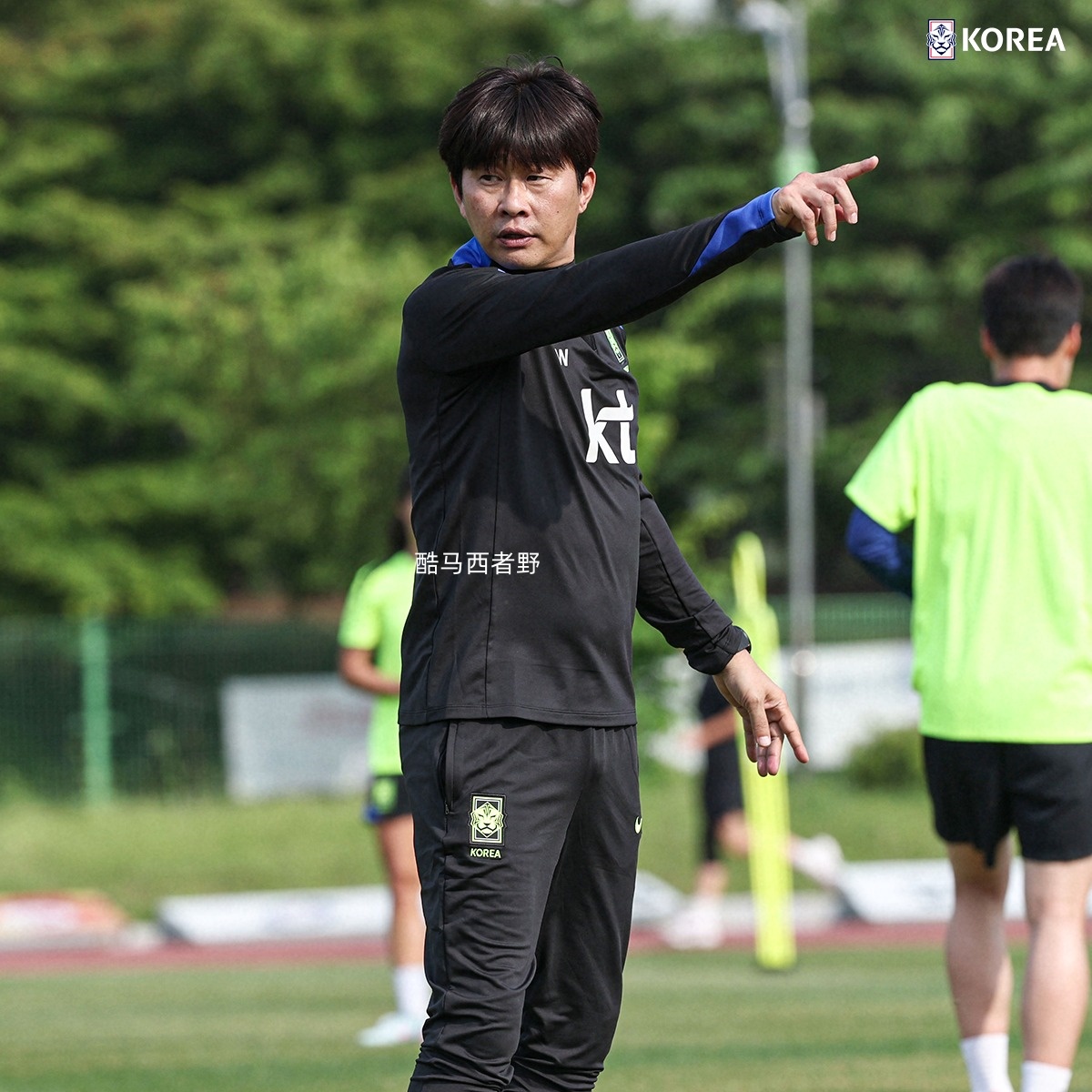 爱游戏在线登录-韩国女足队员因伤退出比赛，备战下一轮