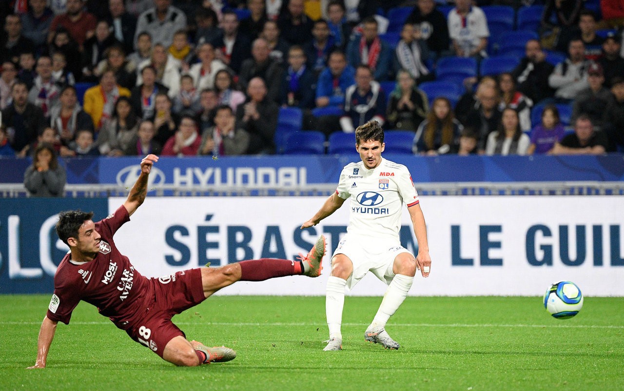 爱游戏官方入口-包含里昂客场大胜图卢兹，保持不败纪录的词条