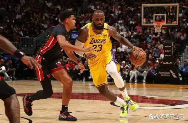 爱游戏官网网页版入口-猛龙被热火横扫，东契奇砍下三双的简单介绍